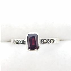 166) STERLING SILVER GARNET MARCASITE RING