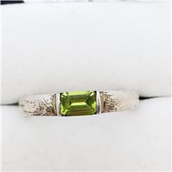 173) STERLING SILVER PERIDOT RING
