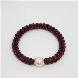 186) FLEXIBLE GARNET BEAD AND PEARL BRACELET