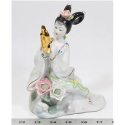 VINTAGE JAPANESE FIGURINE.