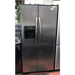 FRIGIDAIRE STAINLESS STEEL FRIDGE 33"X32"X69".