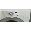 Image 2 : WHIRLPOOL DUET WASHER AND DRYER SET WITH PEDESTAL