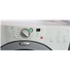 Image 3 : WHIRLPOOL DUET WASHER AND DRYER SET WITH PEDESTAL