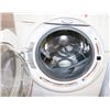 Image 4 : WHIRLPOOL DUET WASHER AND DRYER SET WITH PEDESTAL