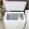 Image 1 : DANBY CHEST FREEZER 32.5"X21"X30".