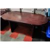 Image 2 : CHERRY-COLOURED OVAL WOOD DINING TABLE