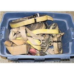 TOTE OF HEAVY DUTY RACHET STRAPS