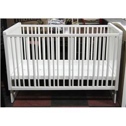 SHOWHOME WHITE CRIB