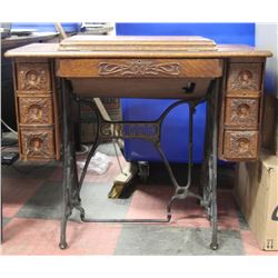 VINTAGE SINGER SEWING MACHINE - FIRST ELECTRIC