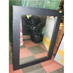 SHOWHOME FRAMED MIRROR