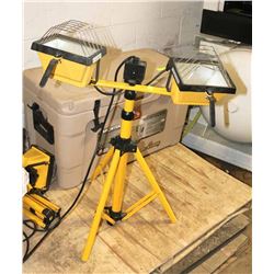 GROUP OF 2 DOUBLE HALOGEN TRIPOD WORK LIGHTS