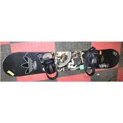 SNOWBOARD W/ BURTON BINDINGS