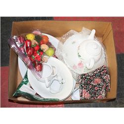 BOX W/CHRISTINEHOLM TEA POT & PLATTER