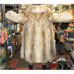 COYOTE FUR COAT MEDIUM/LARGE