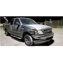 2002 - FORD F150//REBUILT SALVAGE