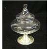 Image 1 : Une bonbonnière couverte en verre sur une base en argent.