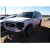 Image 2 : 2001 - GMC YUKON// SALVAGE TITLE