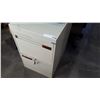 Image 1 : 2 DRAWER METAL FILING CABINET