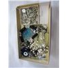 Image 1 : TRAY OF JEWELERY