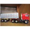 Image 1 : JIM BEAM SEMI TRUCK DECANTER