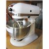 Image 2 : WHITE KITCHEN AID MIXER