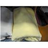Image 2 : 2 WOOL BLANKETS