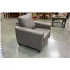 Image 2 : LEATHER ARM CHAIR