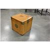 Image 2 : SMALL WICKER TRUNK