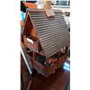 Image 1 : HAND MADE BIRDHOUSE