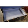 Image 2 : LARGE METAL TRUNK