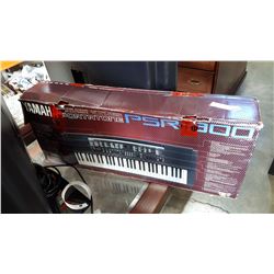 YAMAHA PORTABLE PSR 300 KEYBOARD