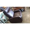 Image 1 : LEATHER SWIVEL RECLINER