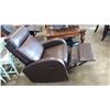 Image 2 : LEATHER SWIVEL RECLINER