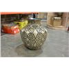 Image 2 : LARGE DECORATIVE PLANTER POT