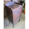 Image 2 : ANTIQUE CUPBOARD WITH GALLERY