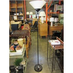BLACK FLOOR LAMP
