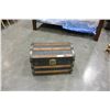 Image 1 : GREEN WOODBOUND TRUNK