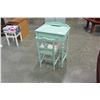 Image 1 : GREEN CHILDRENS DESK W/ CHAIR