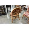 Image 3 : 4 TWISTED WOOD CHAIRS W/ CUSHIONS