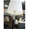Image 2 : MODERN FLOOR LAMP
