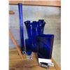 Image 1 : LOT OF BLUE GLASS VASES
