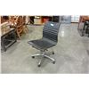 Image 2 : BLACK LEATHER AND CHROME MODERN GAS LIFT OFFICE CHAIR