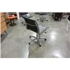 Image 3 : BLACK LEATHER AND CHROME MODERN GAS LIFT OFFICE CHAIR