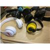 Image 2 : LARGE BAG OF HEADPHONES