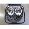 Image 3 : BOSE HEADPHONES W/ CASE