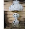 Image 1 : VINTAGE MILK GLASS LAMP