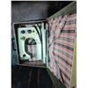 Image 2 : GREEN VIKING HASQUARNA 21E SEWING MACHINE IN CASE