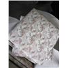 Image 2 : BOX OF 8 FLORAL SEAT CUSHIONS, REPLACEMENTS FOR CHAIRS