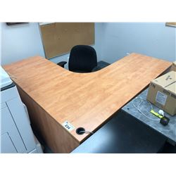 MAPLE L-SHAPED OFFICE DESK WITH OFFICE CHAIR