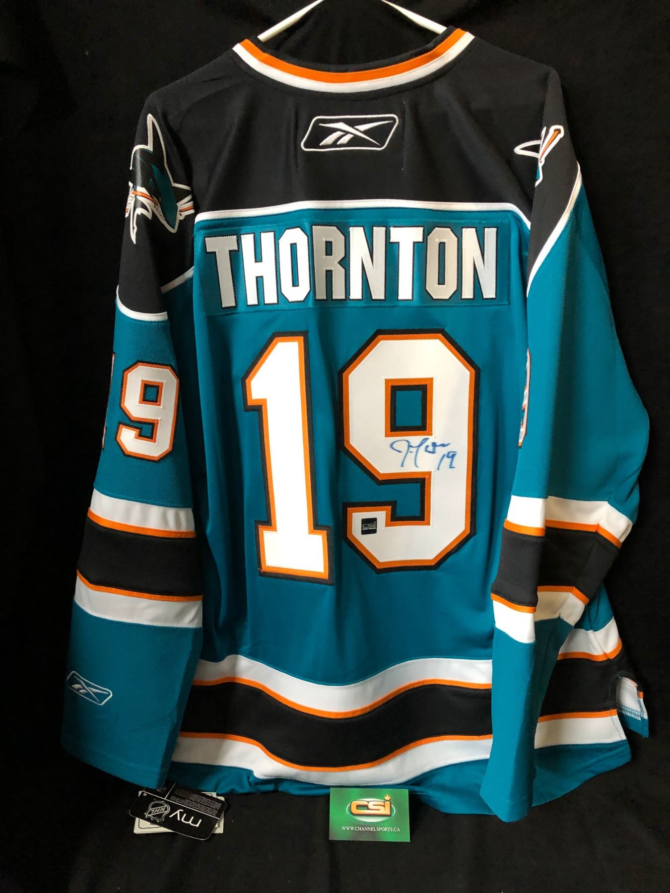 joe thornton signed jersey